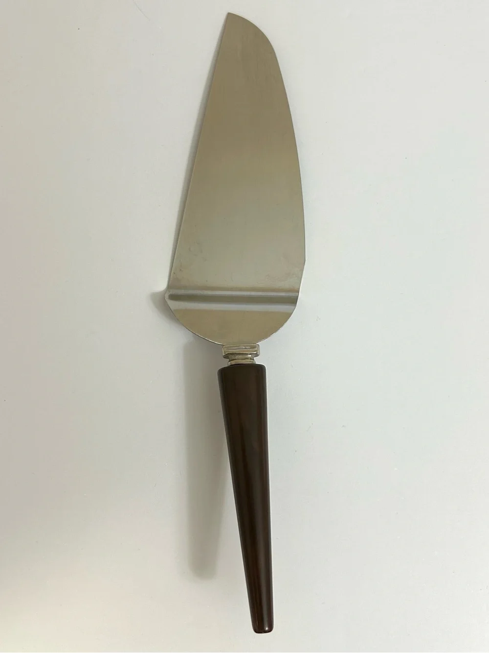 Stainless Steel Cake Pie Server with Bakelite Brown Handle